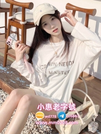 依琳 165cm-47kg-D-19歲腿交力道剛好讓人欲罷不能 69姿勢會自己把腿分得更開 深喉技巧