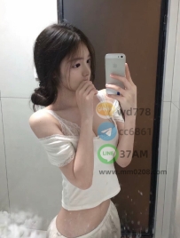愛妃 160-47-E-18歲又純又慾 臉蛋清純 皮膚白皙細緻，長髮清純  穿搭很時尚的學生 時