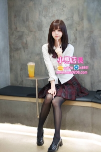 菲菲-155-42-C-19歲黑絲JK服裝出門回頭路超高哦 床上的她貼心好配合說話很奈 有聲控的