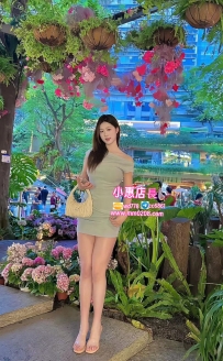 點心  170-50-G-25歲五官立體 高顏值自帶氣場  緊身連衣裙勾出傲人胸型  穿著時尚好聊