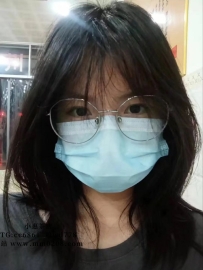晨晨  160-42-B-18歲特價：8000 特點：小奶 服務主動 前戲做  臉蛋卡哇伊