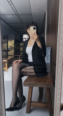 丹丹  160-50-E-28歲特價：5000 特點：美腿 黑絲 大奶不加工  功夫好 主動 喜歡一節多