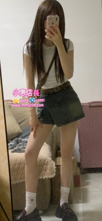 木木 158-45-C-19歲特價5000 臉蛋漂亮的可愛學生妹 平常在兼職外拍 白皙雙乳好性感 讓